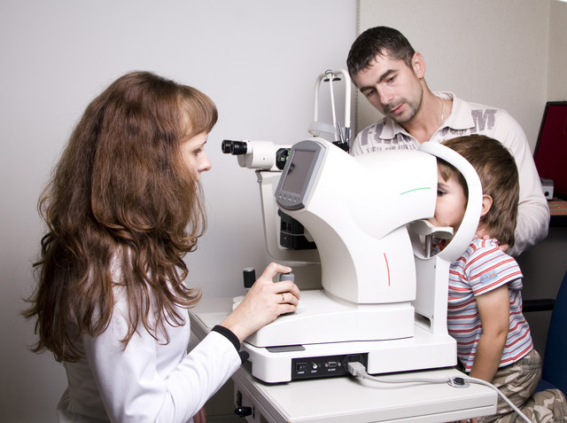 Exam by an ophthalmologist