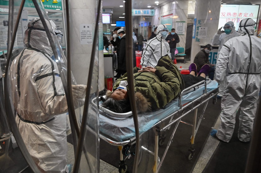 Chiny: przez epidemię koronawirusa zawieszono podróże turystyczne