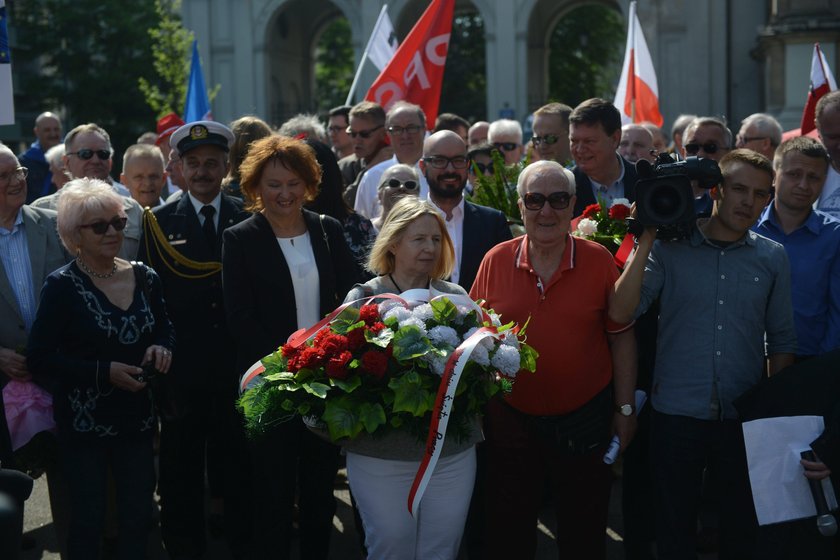 Prof. Czapiński: Politycy zniechęcają nas do świąt