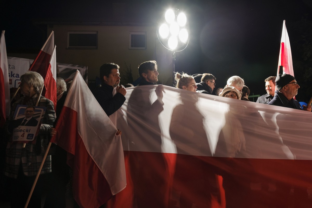 PiS i KO notują spadki. A ta partia zyskuje kolejnych zwolenników [SONDAŻ]
