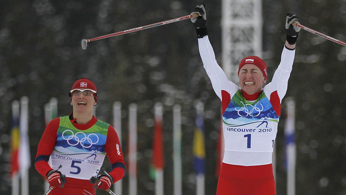 Trzykrotna medalistka olimpijska z Vancouver Justyna Kowalczyk nie wystartowała w niedzielę w fińskim Muonio w biegu narciarskim na dystansie 5 km stylem dowolnym zaliczanym do Pucharu FIS. Zwyciężyła Włoszka Arianna Follis.