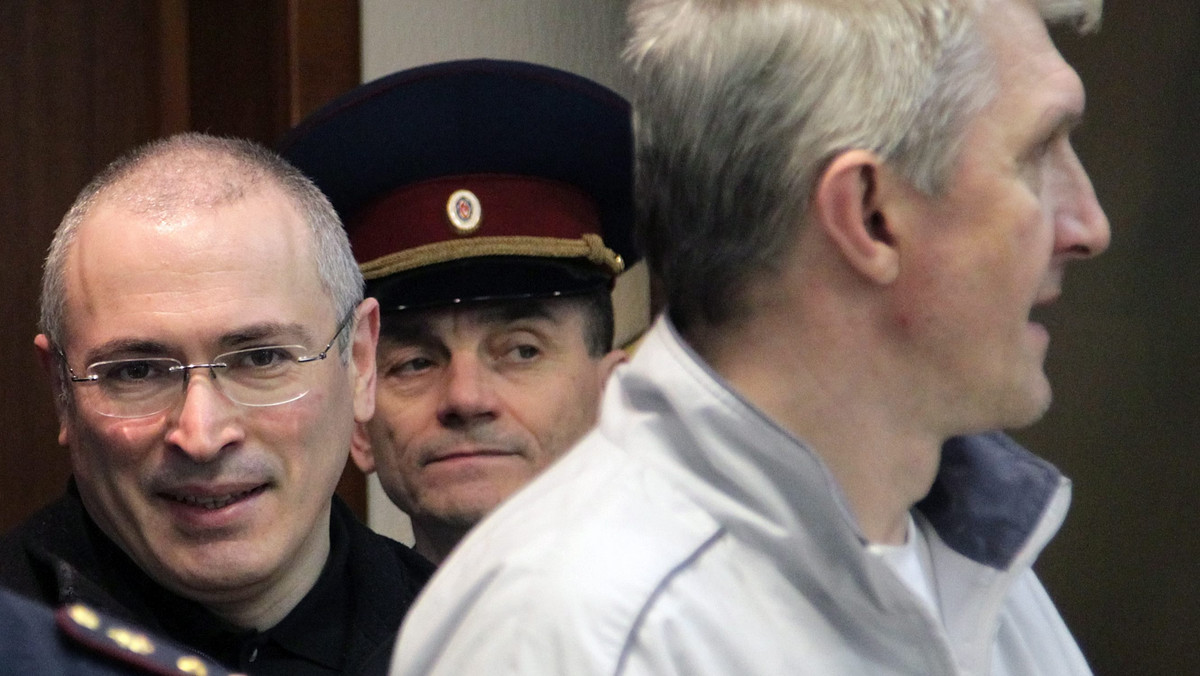 Na 24 maja moskiewski sąd przełożył we wtorek rozpatrzenie apelacji byłego szefa koncernu naftowego Jukos Michaiła Chodorkowskiego i jego partnera biznesowego Płatona Lebiediewa skazanych w grudniu po raz drugi za przestępstwa gospodarcze.