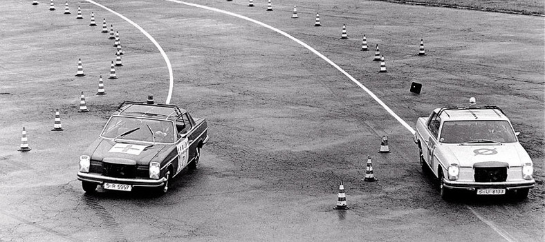 Mercedes-Benz E: historia gwiazdy klasy średniej wyższej (250 fotografii)