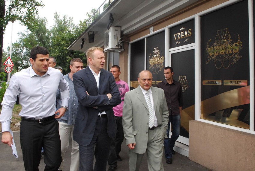 Aleksandar Šapić, Dragan Đilas i Miodrag Đidić obišli su zatvorenu kladionicu u Ulici Otona Župančića