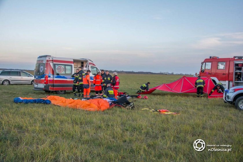 Wypadek w Oleśnicy. Paralotniarz spadł na lotnisko. 33-latek zginął