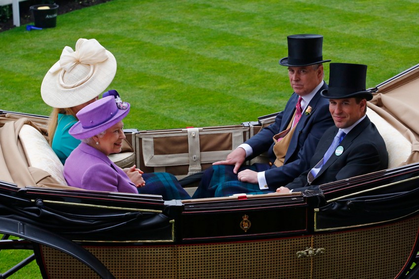 Filips je navodno omiljeni unuk kraljice (foto: Elizabeta II, Otom Filips, princ Endru i Piter Filips u Askotu 2013)