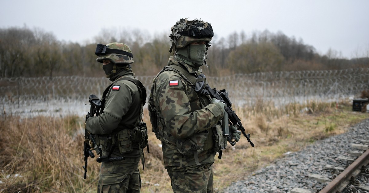 Wojsko będzie patrolować torowiska. To efekt wybuchu na trasie Warszawa-Lublin. Służby mówią o obcych mocodawcach