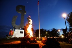 Na kopcu Powstania Warszawskiego zapłonął ogień pamięci. Będzie płonął 63 dni