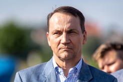 Sikorski: Doradzałem Amerykanom, żeby zatrzymali sobie jedną z baz w Afganistanie