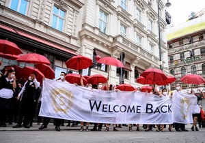 Otvaranje hotela Sašer u Beču