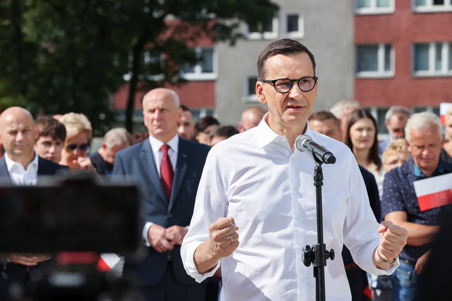 Premier Mateusz Morawiecki ogłosił program Przyjazne Osiedle w Tomaszowie Mazowieckim. To właśnie m.in. w takie miasta celuje PiS ze swoją propozycją.