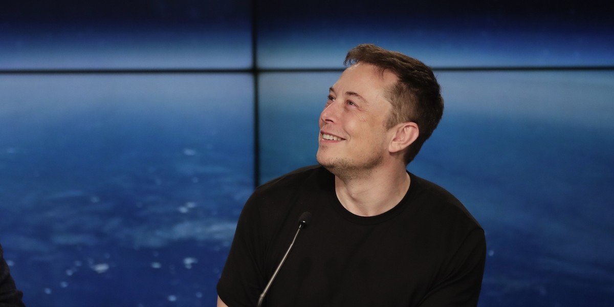 Elon Musk może mieć powody do zadowolenia. Wyniki Tesli pobiły oczekiwania Wall Street