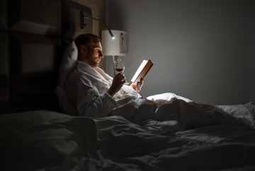 Bor, TV-zaj, bárányszámolgatás: tévhitek az elalvásról
