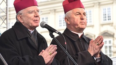 Metropolita krakowski abp Marek Jędraszewski i bp Jan Szkodoń.