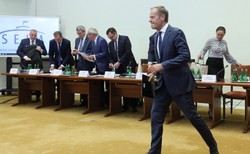 Tusk przed komisją ds. VAT: Manipulacje i kłamstwa mogą być bardzo użyteczne w kampanii wyborczej