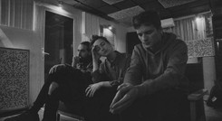 Miuosh, Kwiat Jabłoni oraz Zespół Śląsk we wspólnym nagraniu. Posłuchaj