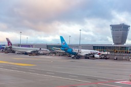 celnicy udaremnili przemyt na warszawskim lotnisku chopina. mężczyzna wrócił z wakacji na seszelach