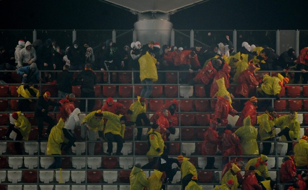 Atak bandytów na stadionie Legii Warszawa. WIDEO