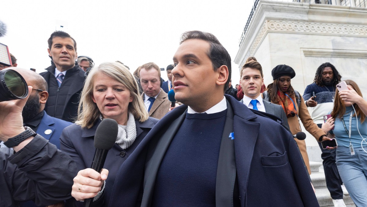 Kongresman Santos usunięty z Izby Reprezentantów za defraudacje i kłamstwa 