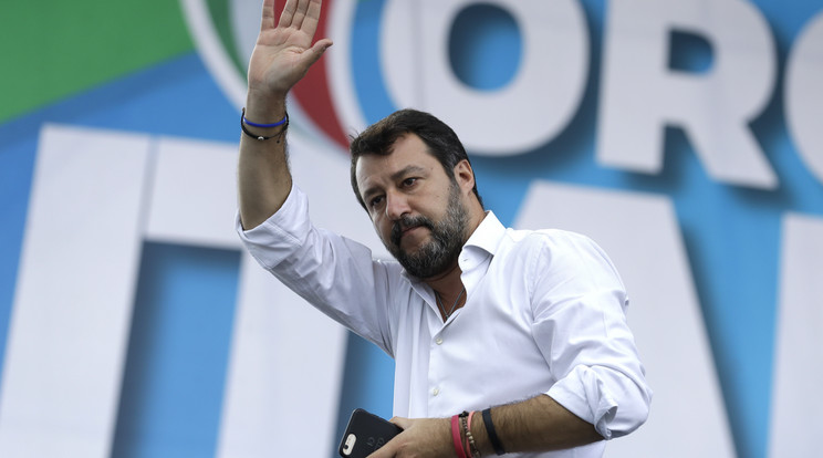 Salvini már a júniusi helyhatósági választásra készül/Fotó: MTI-AP-Andrew Medichini