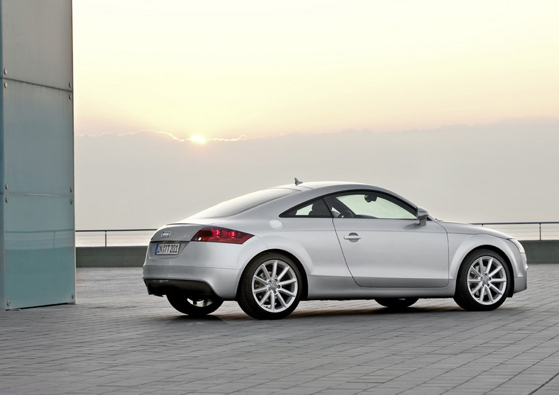 AMI 2010: Audi TT po wiosennym faceliftingu