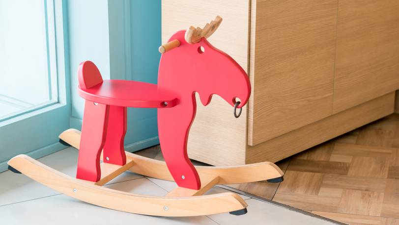 Beliebte Schaukeltiere im Vergleich
