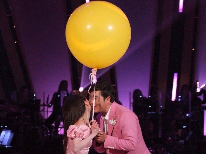 Bilguun Aribataar i Janja Lesar;