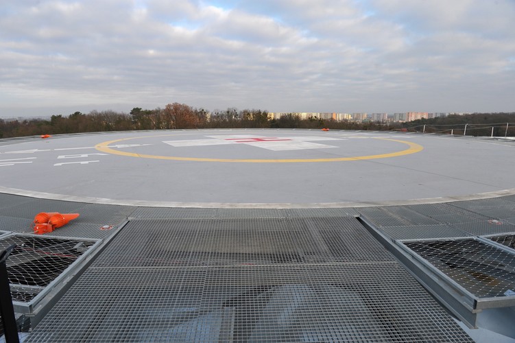 SZCZECIN. ODDZIAŁ RATUNKOWY I LĄDOWISKO DLA HELIKOPTERÓW