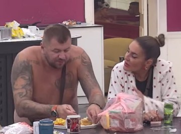 "BEŽI OD MENE, BUDALETINO BOLESNA!" Brutalan okršaj pred spavanje: Janjuš pokušao da pobegne, Milena ga saterala u ćošak jezivim uvredama!