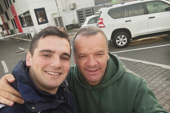 Milan je sa porodicom krenuo na more, na putu im se pokvario auto, 3 sata niko da stane da im pomogne! A onda se pojavo njihov heroj - policajac Stefan