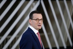 'Ciekaw jestem co Pan w tej sprawie załatwił?'. Morawiecki pokpiwa z Tuska, chodzi o KPO