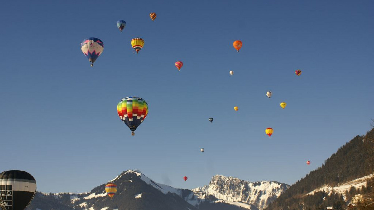 Od 23 do 31 stycznia ponad 100 balonów z 20 krajów spotkało się na XXXII już największym europejskim festiwalu balonów, żeby poszybować nad Alpami. Nie zawiodła polska ekipa z Ełku. W ogólnej klasyfikacji uplasowali się na trzeciej pozycji.