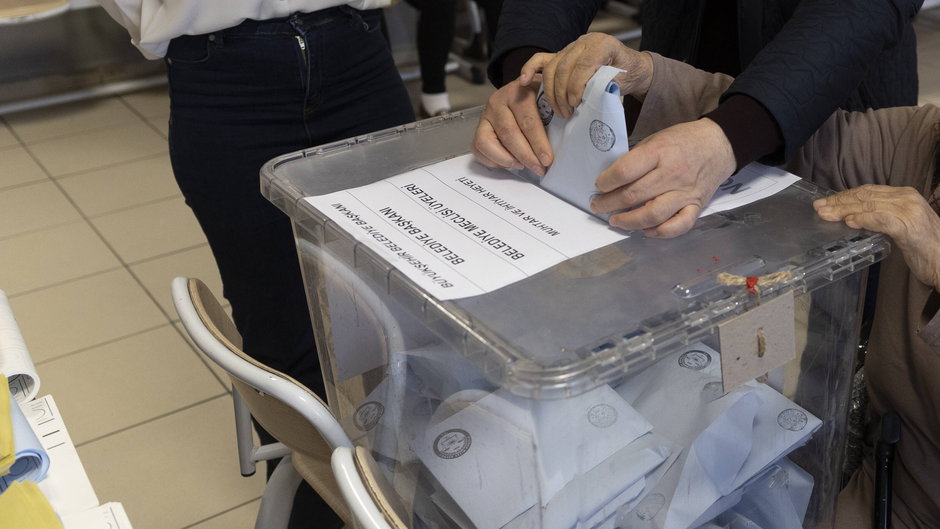 Podczas wyborów w Turcji w jednym z lokali doszło do strzelaniny