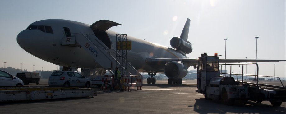 Charakterystycznym elementem MD-11 jest trzeci silnik umieszczony na ogonie. 