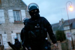 Kolejna strzelanina w Paryżu. Zamachowiec wziął zakładników
