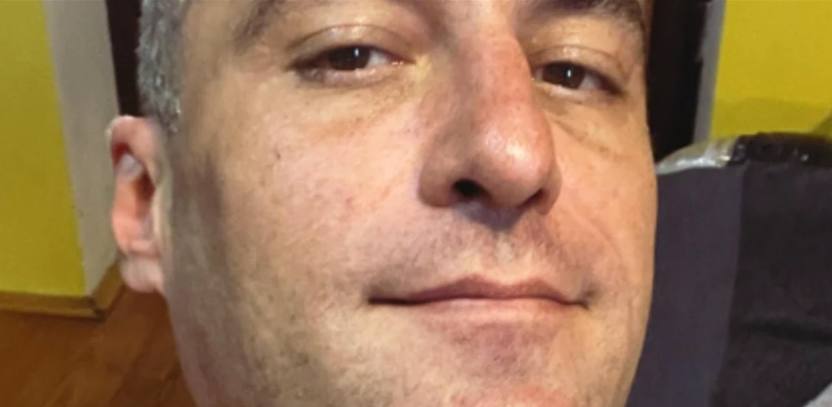 Drastična promena političara koji je bio u rijalitiju: Istetovirao neobičan simbol na grudima, a ima u planu još tetovaža!