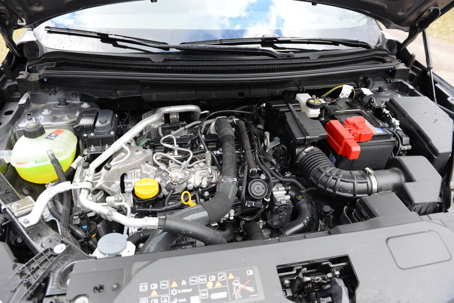 Renault Austral pod maską może mieć tylko jeden, 1,3-litrowy silnik. Do wyboru są jednak dwa warianty, o mocach 140 lub 158 KM.