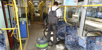 Wyczyszczą fotele w tramwajach