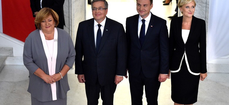 Posłowie PO buczeli po słowach Dudy. Komorowski skomentował...