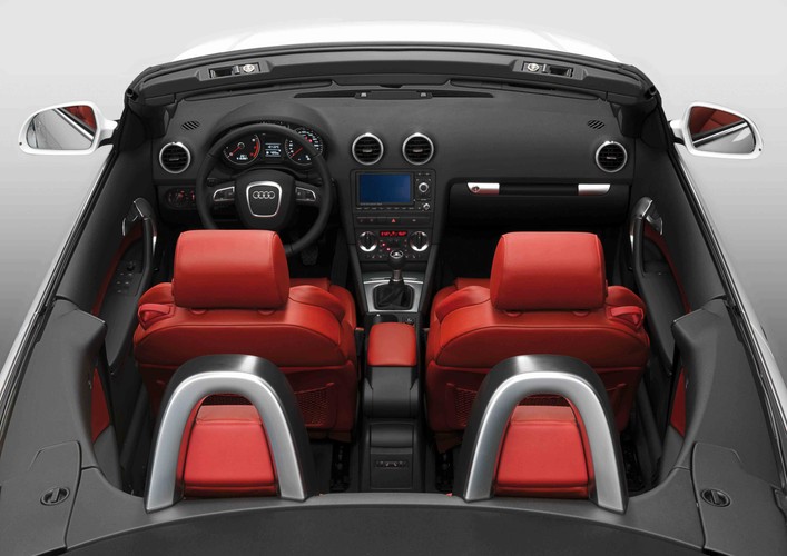 Napęd przenosi sześć biegów ręcznej skrzyni