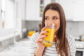 Az egyik legegészségesebbnek hitt gyümölcsléről derült ki, hogy bajt okozhat