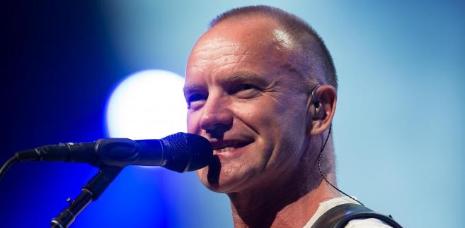 <b>Sting w Uzbekistanie</b>
<br>
<br>
Nawet znany z działalności na rzecz praw człowieka piosenkarz Sting zdecydował się na ten krok - w październiku 2009 roku artysta zagrał na festiwalu w Taszkiencie, dla Gulnary Karimovej – córki Isloma Karimova, prezydenta Uzbekistanu. Za występ zainkasował 2 miliony funtów. 
<br>
<br>
Kiedy prasa opisała sprawę, Sting bronił się, że koncert był jedynie zorganizowany przez córkę dyktatora, ale płacił za niego UNICEF. Organizacja zaprzeczyła tym doniesieniom, a wtedy piosenkarz stwierdził, że choć wiedział o fatalnej reputacji Karimowa, to uznał, że „bojkoty kulturalne przynoszą więcej szkody niż pożytku