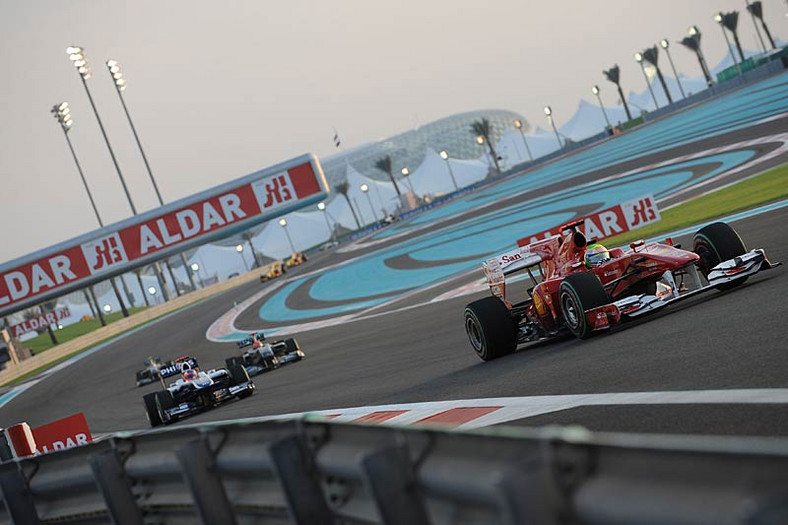 Grand Prix Abu Dhabi 2010: Vettel najmłodszym mistrzem świata, Kubica 5. (relacja, wyniki)