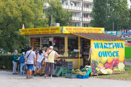 Spadła sprzedaż w sklepach małoformatowych