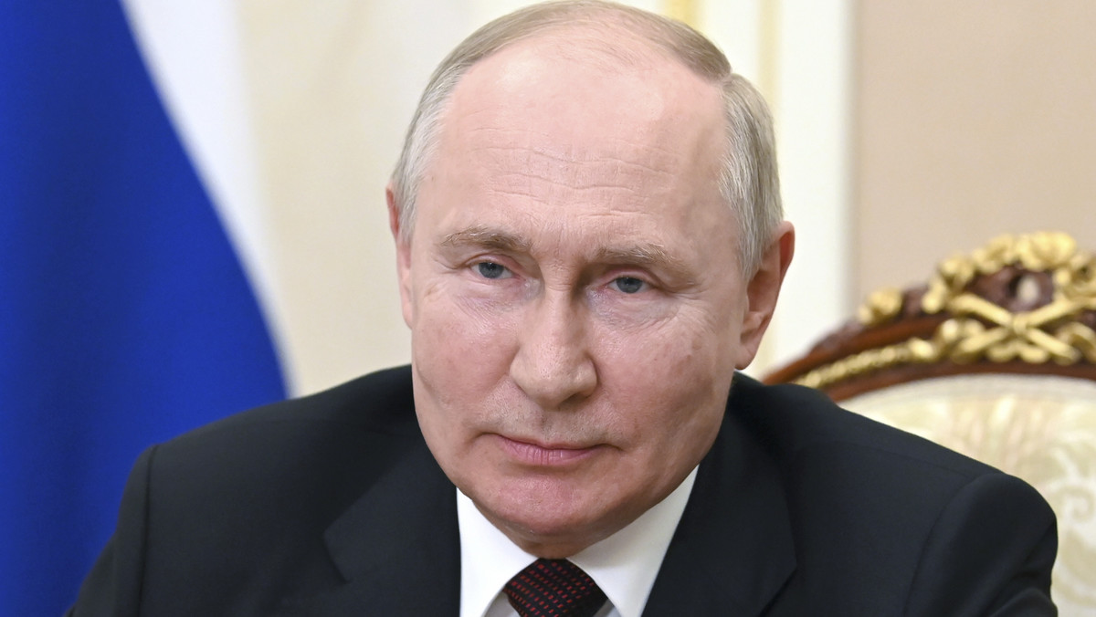 Władimir Putin przychylił się do dziś do prośby — tak napisała agencja TASS — Ministerstwa Finansów oraz Ministerstwa Spraw Zagranicznych i zawiesił umowy o unikaniu podwójnego opodatkowania z krajami oficjalnie uznanymi przez Rosję po inwazji na Ukrainę za "nieprzyjazne". 