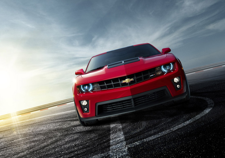 Chevrolet Camaro ZL1 zjada Mustanga na śniadanie