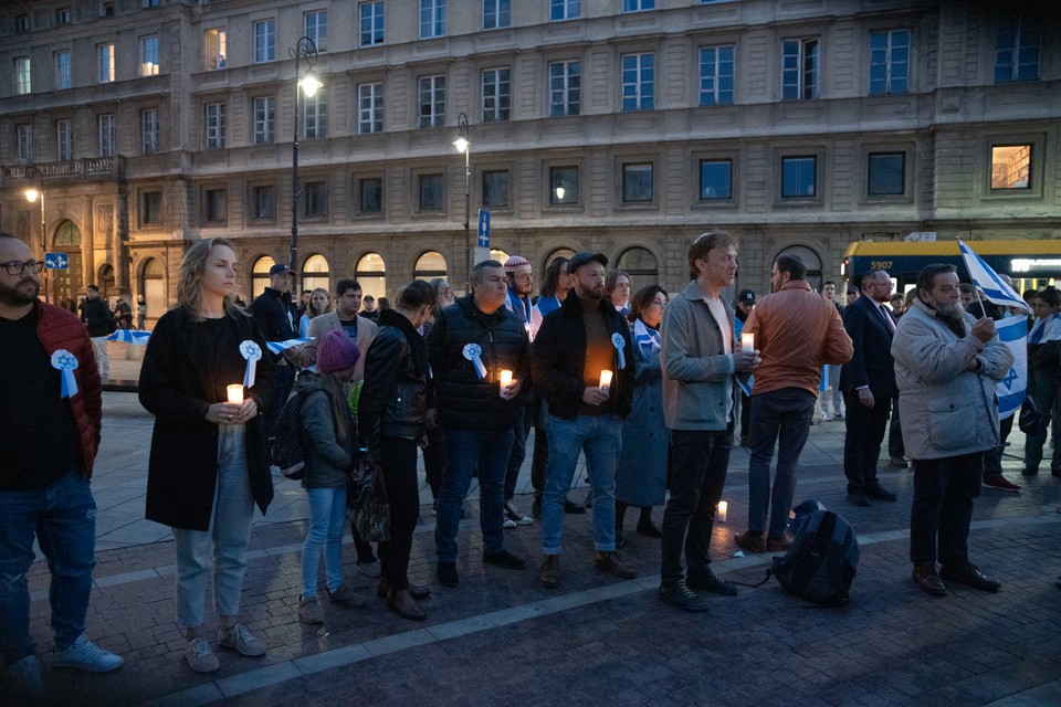 Protest Palestyńczyków pod pomnikiem Kopernika