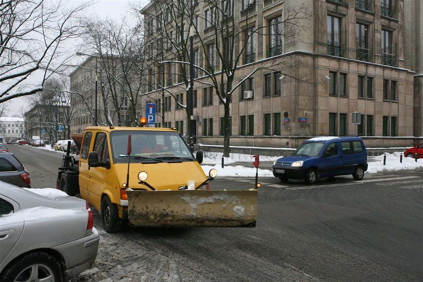 Odśnieżyli ministrowi przed domem