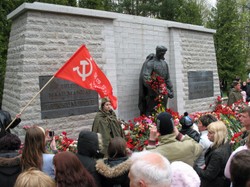 Sowiecki pomnik w stolicy Estonii wciąż budzi kontrowersje. Na razie jest nieusuwalny