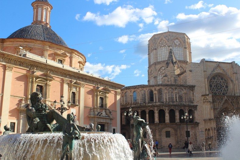 Plaza de la Virgen